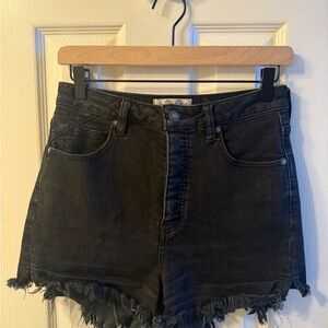 WE THE FREE Women Black Raw Hem Jean Shorts Size 28